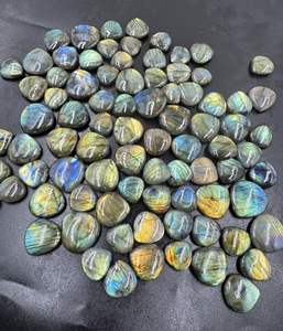 Alta calidad Multi Flashy Labradorita Suelta Suave Forma de corazón Cabujón Tamaño libre Natural Lote al por mayor para la fabricación de joyas - Product Image 1