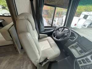 Autocaravana Usada C-o-a-c-h-men PURSUIT 31TS 2022 Azul Oscuro/Gris Fabricada en EE. UU. - Product Image 6