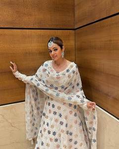 ชุด georgette lehenga choli ไหมปักด้ายคุณภาพสูงชุดชาติพันธุ์พรีเมี่ยมสำหรับงานแต่งงานเทศกาลและงานเฉลิมฉลอง - Product Image 2