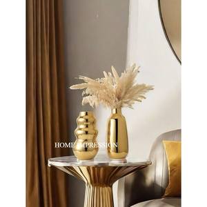 Set 2 Vases décoratifs modernes faits à la main en aluminium poli doré Différents modèles Meilleur vendeur Intérieur Extérieur - Product Image 5