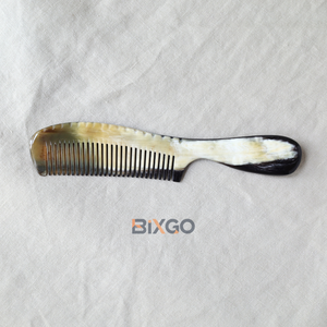 El más vendido, peine de pelo dentado de cuerno de búfalo natural hecho a mano con mango suave, peine antiestático personalizable para mujer - Product Image 2
