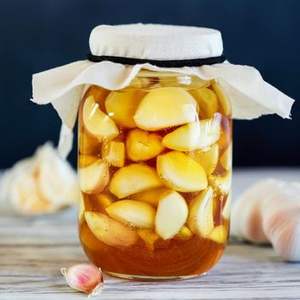 Bulk Honey Garlic Supplier Preserved Garlic in Honey for International Markets OEM and Private Label Available - Product Image 4