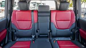 Toyota Land Cruiser 300 VXR 3.3D d'occasion en excellent état, toutes options, 4x4, SUV robuste, V6 biturbo - Product Image 3