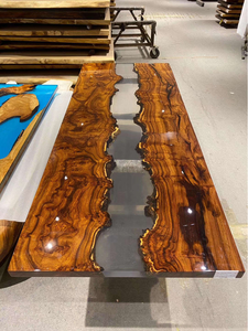 Table à manger en bois massif à bord vif, fabriquée à la main, de luxe moderne, avec résine époxy, bureau de réunion pour l'intérieur de la maison, pour l'inauguration d'une maison - Product Image 2