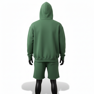 ชุดเซ็ตฮู้ดดี้และกางเกงขาสั้นผู้ชาย ผ้าฟลีซคอตตอนโพลีเอสเตอร์ พรีเมียม 320 GSM สีเขียวเข้ม พร้อมโลโก้ปักลายด้วยเทคนิคฮีททรานเฟอร์ - Product Image 2
