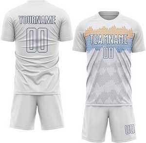 Uniforme de fútbol personalizado para hombre 2025 nuevo estilo transpirable Jersey y pantalones cortos equipo de fútbol profesional a granel proveedor OEM personalizado - Product Image 1