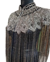 Capa corta de talla grande 2024 para otoño/invierno con adornos metálicos, borlas hechas a mano y bordado único con flecos metálicos