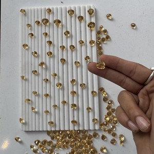 Deliciosas piedras citrinas en forma de corazón 7-11MM tamaño C4 color - Product Image 3