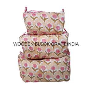 Bolsa de Cosméticos Portátil Ecológica con Cierre de Cremallera y Diseño de Borlas Estilo Bohemio en Tela de Algodón de la Marca WOODEN BLOCK CRAFT INDIA - Product Image 1