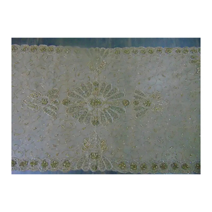 Fabricant de confiance Couverture de table à manger 6 places très vendue Nappe jetable brodée dorée pour la fête à la maison - Product Image 6