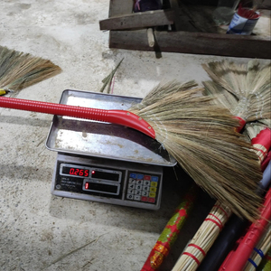 ไม้กวาดหญ้าผู้จัดจําหน่ายชาวเวียดนามที่มีปริมาณมากเพื่อการส่งออก - Product Image 1