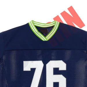 Maillot de football américain imprimé en maille de hublot bleu personnalisé d'usine haut de gamme T-shirt rétro coupe haute Boxy à col en V surdimensionné - Product Image 4