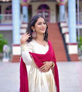 Impresionante vestido Georgette con Dupatta y Zarkan Diamond Work - Product Image 4