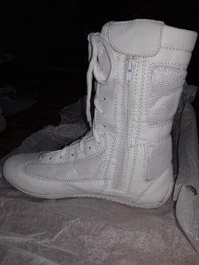 Chaussures de boxe en cuir pour hommes sur mesure avec logo personnalisé, design durable, accessoires de mode toutes saisons pour les boxeurs - Product Image 3