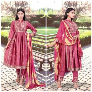 Collection Premium la plus tendance Pantalon Kurti en rayonne à la mode avec Dupatta avec broderie Usine de vente en gros - Product Image 2