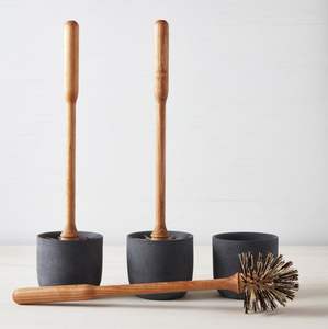 Porte-brosse de toilette en métal au design compact pour les petites zones de salle de bain, assurant un gain de place et un aspect propre - Product Image 6