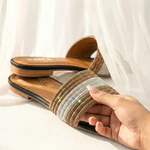 Sandalias SHIMEERING Cómodas Antideslizantes con Adornos 339 BK, Modernas y Elegantes para Verano y Otoño, de Malla y Goma/EVA - Product Image 2