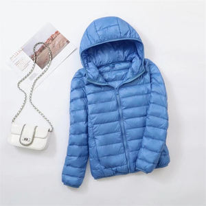 Veste en duvet d'hiver de haute qualité à capuche Designer Custom Women Puffer Jacket Fashion women outdoor casual hood puffer jacket - Product Image 2