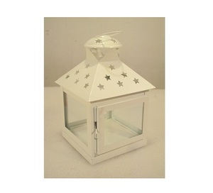 Belle lanterne en bois élégante Décor à la maison élégant et durable Parfait pour une utilisation intérieure ou extérieure - Product Image 2