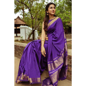 Elégant Saree en soie Lichi doux et complexe Golden Zari Design Bollywood pour les événements traditionnels d'hiver Cadeaux Fashionharbour - Product Image 4