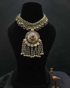 Conjunto de collar con colgante de cadena con cuentas elegante tradicional para mujeres y niñas para bodas y fiestas - Product Image 2