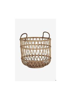 Cesta de mimbre de tonos neutros con diseño minimalista para organizar artículos de tocador de uso diario en baños inspirados en Spa - Product Image 4