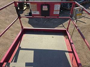 Excelente Elevador de Tijera M-E-C 3084RT del 2013, Listo para Enviar Ahora - Product Image 2