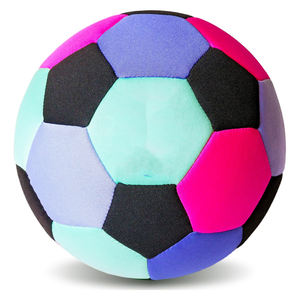 Lleva la diversión del fútbol a interiores con el balón de fútbol acolchado suave. Este balón acolchado suave de tamaño 4 es perfecto para jugar de forma segura en interiores. - Product Image 3