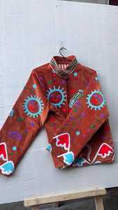 Veste en velours Suzani brodée, style bohème, manteau matelassé indien, cadeau pour une amie, veste en velours Suzani - Product Image 4