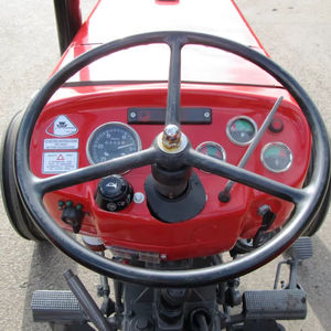 Tracteur agricole Massey Ferguson 240 45HP Moteur diesel 4x4 - Product Image 1