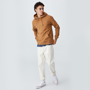 Sweat à capuche 100% coton personnalisé pour homme avec un tissu doux et chaud et une coupe confortable pour une utilisation décontractée en extérieur et un port quotidien - Product Image 4