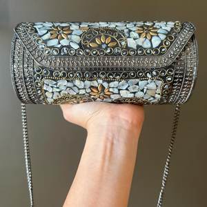 กระเป๋าผ้าคลัทช์สำหรับงานแต่งงานลายโมเสกกระเป๋าถือเจ้าสาวทำด้วยมือจากกำมะหยี่สไตล์อินเดียกระเป๋าถือสำหรับเจ้าสาวของขวัญพื้นเมืองของผู้หญิง - Product Image 1