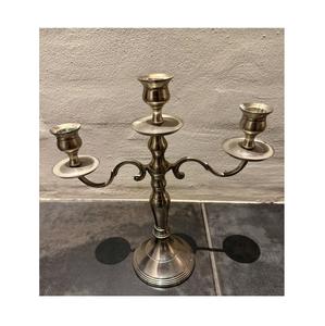 Bougeoir en métal de style vintage, parfait pour les soirées aux chandelles, les ambiances romantiques, la décoration intérieure et les arrangements événementiels - Product Image 2