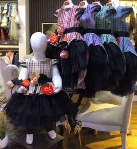 Robe de soirée élégante et jolie princesse en satin floral pour bébé fille Décorations florales douces pour enfants Grandes tailles Printemps Saison - Product Image 1