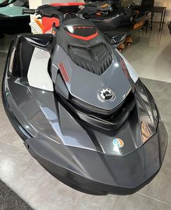 Jet ski Sea-Doo Spark 3 2026, nouveau moteur 4 temps avec IBR et système audio, matériau en fibre de verre. - Product Image 1