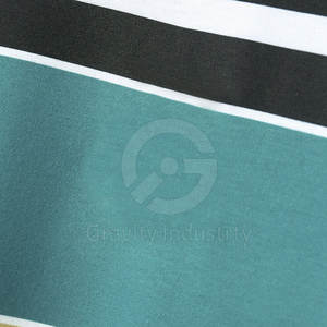 Sudaderas de Forro Polar Sólido para Hombre, Casuales, de Invierno, Personalizadas con MOQ Bajo - Tejido Transpirable Ecológico de Alta Calidad, Pakistán - Product Image 4