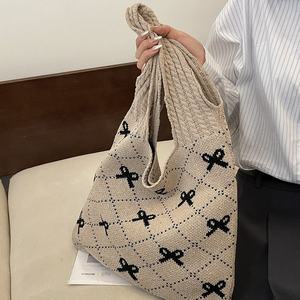 Bolso Tote de Gran Capacidad para Mujer, Nuevo Modelo 2025, Tejido con Lazo, Cierre Abierto y Forro de Poliéster - Product Image 3