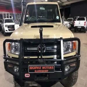 Camioneta Usada 2022 con Techo Rígido, Cabina Doble, Asientos de Cuero Derecho, Cámara Trasera de 360° - Product Image 3