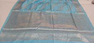 Saree en soie Banarasi douce de créateur moderne avec pallu à tissage lourd et chemisier à bordure assortie Combinaison étonnante de tradition - Product Image 2