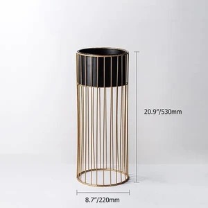 Maceta Negra con Soporte de Metal para Decoración Moderna del Hogar, Exhibición Elegante de Plantas de Interior para Sala de Estar, Dormitorio y Oficina - Product Image 3