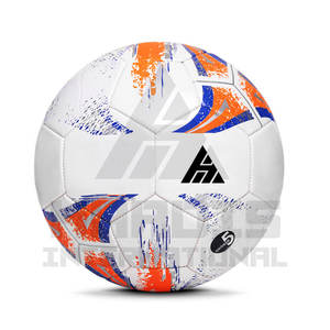 Ballons de football de haute qualité à vendre | ballons pakistanais de football imprimés entièrement personnalisés du Pakistan - Product Image 1