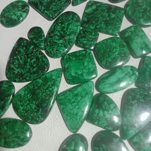 Cabujón de cuarzo malaquita natural, piedra preciosa suelta de tamaño personalizado para la fabricación de joyas, piedra verde no mejorada de alta calidad - Product Image 1