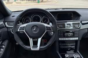 Mercedes-Benz E63 S AMG Sedán 2015 Usado, 40000 Millas, 577 HP, Motor V8 Biturbo, Tracción en las Cuatro Ruedas, Diseño en Gris Grafito Metálico - Product Image 4