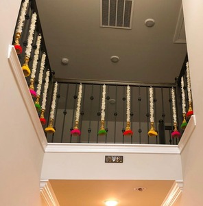 มาลัยดอกมะลิสีขาวปอกระเจาศิลปะติดผนังพร้อมปอมปอมปอมกลางแจ้งลานบ้านดิวาลิอินเดียฉากหลังปาร์ตี้งานแต่งงานของตกแต่งเวที - Product Image 2