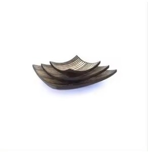 Assiette et vaisselle en bois design moderne en gros assiette en bois de collation artisanale Offre Spéciale personnalisée prix de gros - Product Image 1