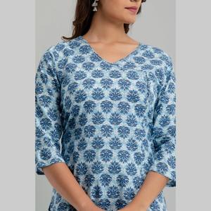 Dress-SHKUP1221 de carrière élégante Kurta droite à imprimé floral bleu clair pour femme - Product Image 2