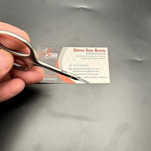 Tijera para cutículas de manicura de acero inoxidable con acabado satinado Extra fino profesional, Punta curva precisa afilada para belleza de uñas rusas - Product Image 3