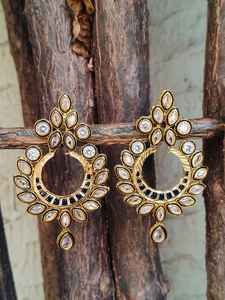 Pendientes de moda Kundan Chandbali para mujer y niña, cuentas de perlas de latón chapadas en oro, hechas a mano, forma de campana étnica, religiosa festiva - Product Image 2