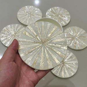 Sous-verres en nacre blanche naturelle en forme de pétale, élégants accessoires de table décoratifs en coquillage pour la salle à manger et la table basse - Product Image 2