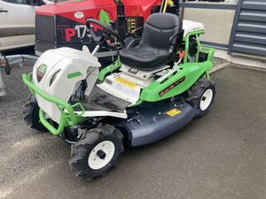 เครื่องตัดหญ้าแบบนั่งขับ ETESIA AK 98 X รุ่นสำหรับมืออาชีพ ระดับพาณิชย์ ขับเคลื่อน 4 ล้อ สำหรับตัดหญ้าและพื้นที่ขรุขระ - Product Image 2